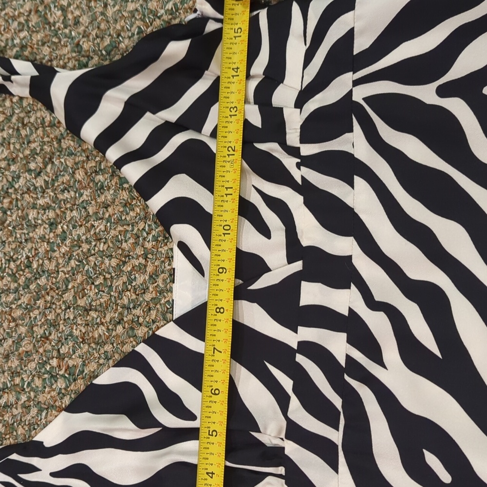 Skirtin Around black and white silk dress size 4 - Picture 8 of 9